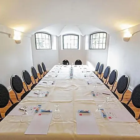 Schloss Gamehl Otel Benz (Nordwestmecklenburg)