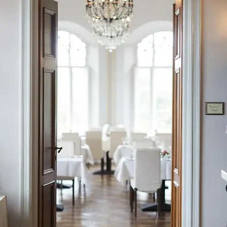 Hotel Schloss Gamehl 3*